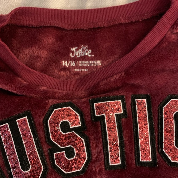 Fuzzy maroon sweater - Picture 2 of 3